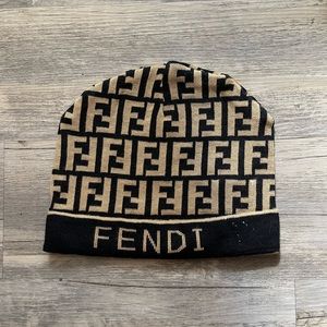 NEW BINNIE WITH CLASSIC MONOGRAM